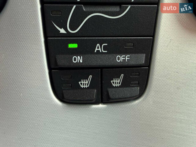 Черный Вольво В50, объемом двигателя 1.6 л и пробегом 230 тыс. км за 7999 $, фото 66 на Automoto.ua