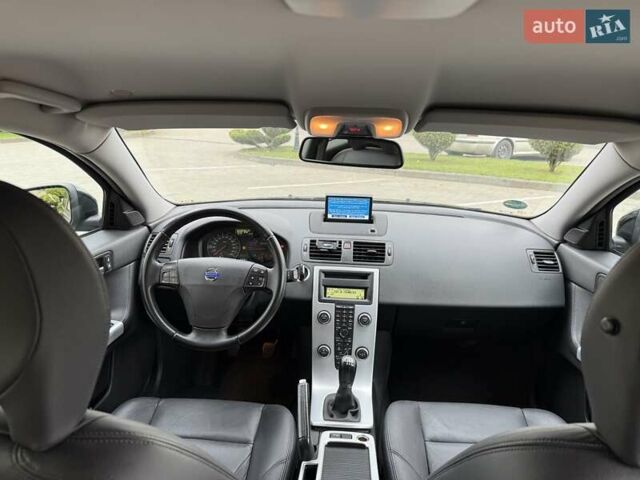 Черный Вольво В50, объемом двигателя 1.6 л и пробегом 226 тыс. км за 8290 $, фото 59 на Automoto.ua