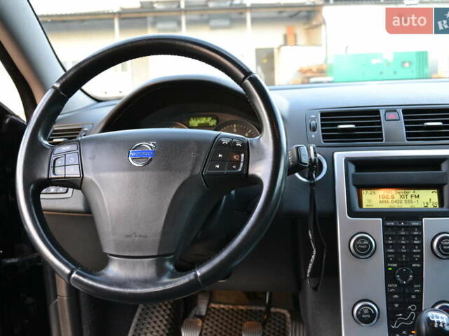 Черный Вольво В50, объемом двигателя 1.6 л и пробегом 218 тыс. км за 7600 $, фото 20 на Automoto.ua