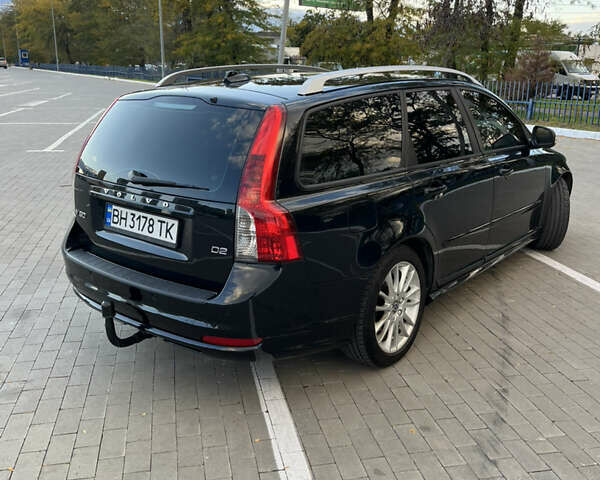 Черный Вольво В50, объемом двигателя 1.56 л и пробегом 264 тыс. км за 8300 $, фото 3 на Automoto.ua