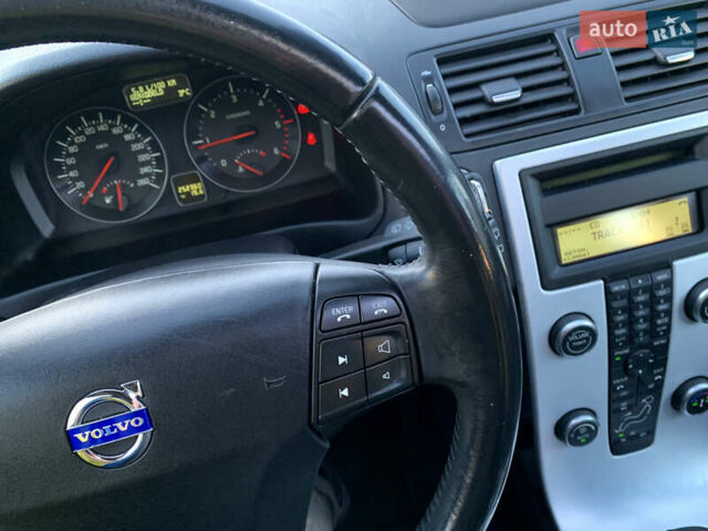 Черный Вольво В50, объемом двигателя 1.6 л и пробегом 252 тыс. км за 8200 $, фото 42 на Automoto.ua