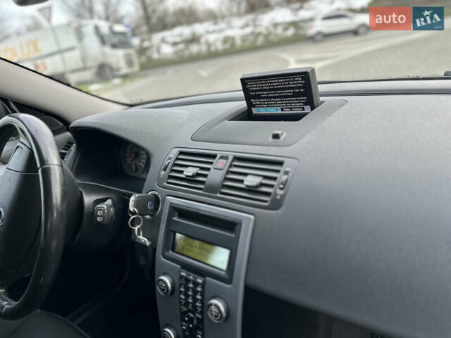 Черный Вольво В50, объемом двигателя 1.6 л и пробегом 219 тыс. км за 8300 $, фото 19 на Automoto.ua