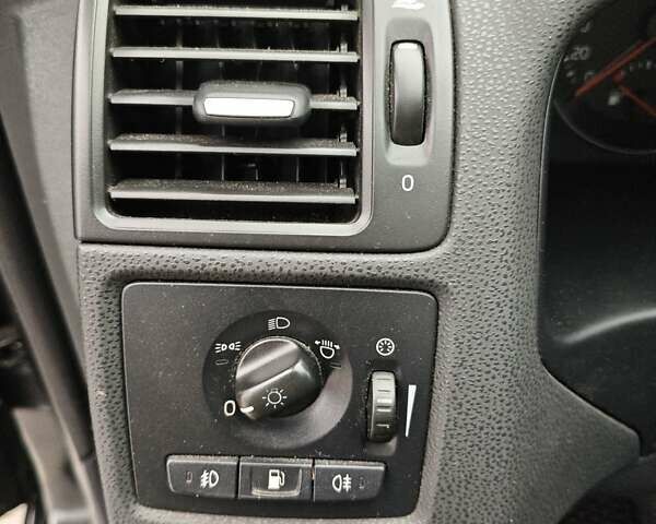 Чорний Вольво V50, об'ємом двигуна 1.56 л та пробігом 340 тис. км за 7000 $, фото 46 на Automoto.ua