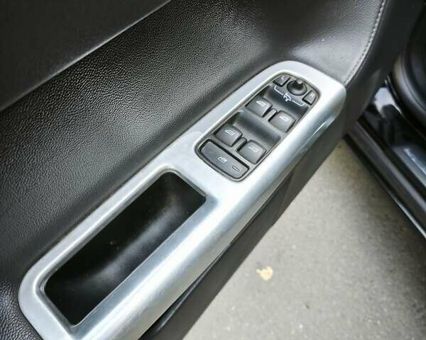 Чорний Вольво V50, об'ємом двигуна 1.98 л та пробігом 209 тис. км за 7800 $, фото 30 на Automoto.ua