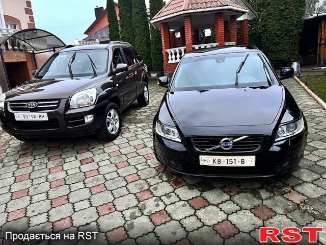 Черный Вольво В50, объемом двигателя 1.6 л и пробегом 210 тыс. км за 7300 $, фото 2 на Automoto.ua