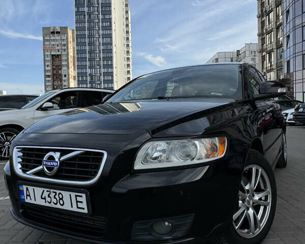 Черный Вольво В50, объемом двигателя 1.6 л и пробегом 316 тыс. км за 7299 $, фото 1 на Automoto.ua