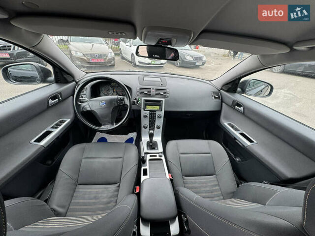 Черный Вольво В50, объемом двигателя 2 л и пробегом 213 тыс. км за 11000 $, фото 32 на Automoto.ua