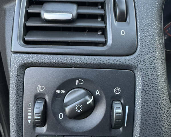 Черный Вольво В50, объемом двигателя 1.6 л и пробегом 235 тыс. км за 8850 $, фото 37 на Automoto.ua