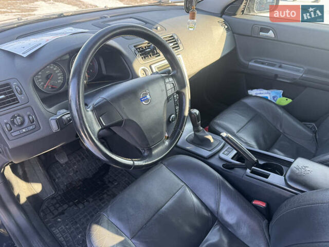 Черный Вольво В50, объемом двигателя 1.56 л и пробегом 265 тыс. км за 7300 $, фото 14 на Automoto.ua