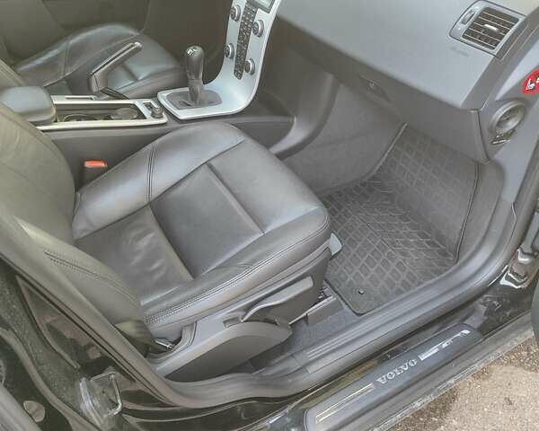 Черный Вольво В50, объемом двигателя 1.6 л и пробегом 201 тыс. км за 7500 $, фото 22 на Automoto.ua