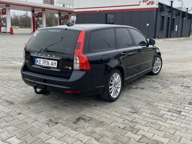 Чорний Вольво V50, об'ємом двигуна 1.6 л та пробігом 250 тис. км за 8999 $, фото 4 на Automoto.ua