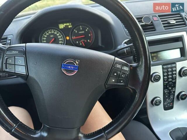 Черный Вольво В50, объемом двигателя 1.6 л и пробегом 232 тыс. км за 7600 $, фото 51 на Automoto.ua