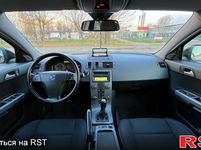 Черный Вольво В50, объемом двигателя 1.6 л и пробегом 243 тыс. км за 8200 $, фото 9 на Automoto.ua