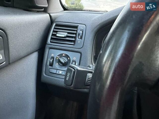 Черный Вольво В50, объемом двигателя 1.6 л и пробегом 232 тыс. км за 7600 $, фото 39 на Automoto.ua