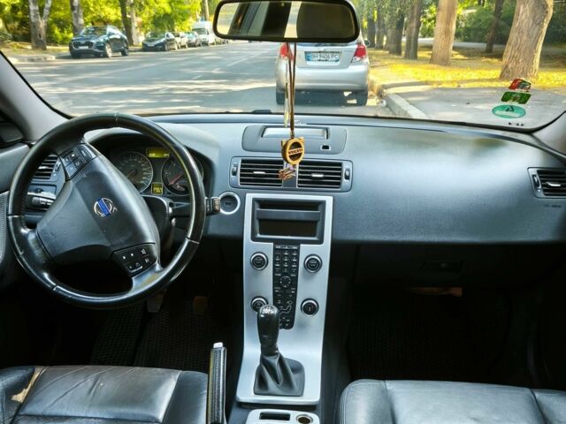 Черный Вольво В50, объемом двигателя 2 л и пробегом 209 тыс. км за 7200 $, фото 3 на Automoto.ua