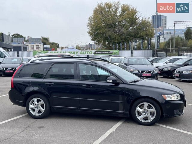 Черный Вольво В50, объемом двигателя 2 л и пробегом 213 тыс. км за 11000 $, фото 6 на Automoto.ua