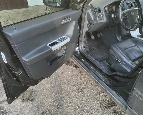 Черный Вольво В50, объемом двигателя 1.6 л и пробегом 201 тыс. км за 7500 $, фото 20 на Automoto.ua