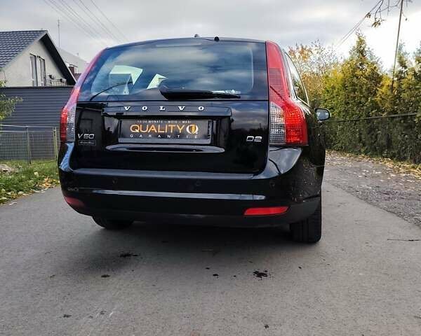 Чорний Вольво V50, об'ємом двигуна 1.6 л та пробігом 236 тис. км за 8200 $, фото 10 на Automoto.ua