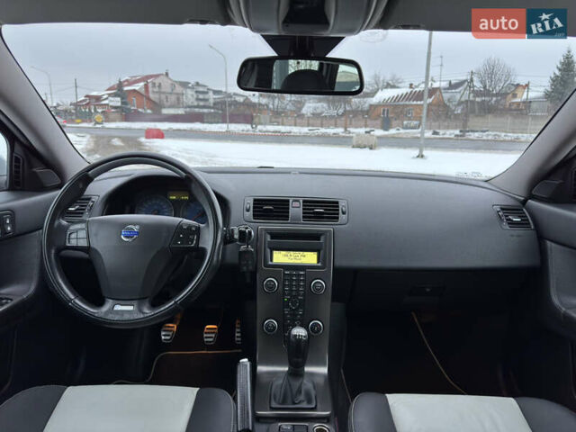 Черный Вольво В50, объемом двигателя 1.6 л и пробегом 235 тыс. км за 8800 $, фото 28 на Automoto.ua