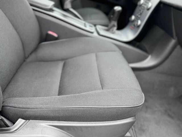 Черный Вольво В50, объемом двигателя 1.6 л и пробегом 213 тыс. км за 8900 $, фото 21 на Automoto.ua