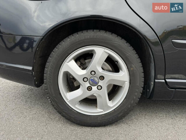 Черный Вольво В50, объемом двигателя 1.6 л и пробегом 225 тыс. км за 8300 $, фото 12 на Automoto.ua