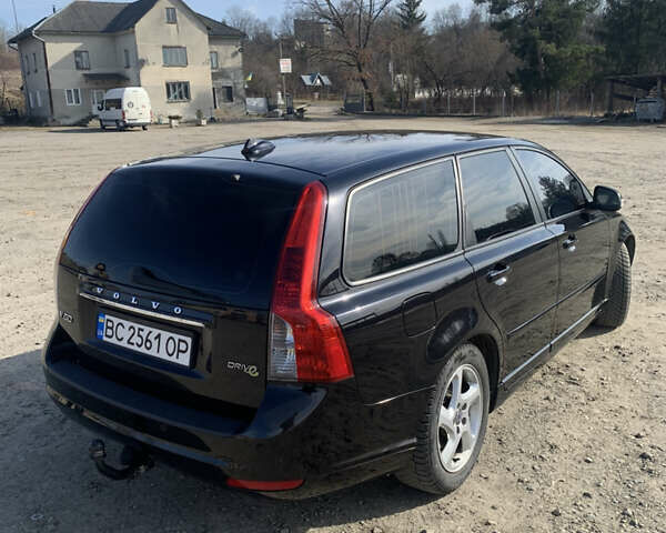 Черный Вольво В50, объемом двигателя 1.6 л и пробегом 299 тыс. км за 8550 $, фото 7 на Automoto.ua