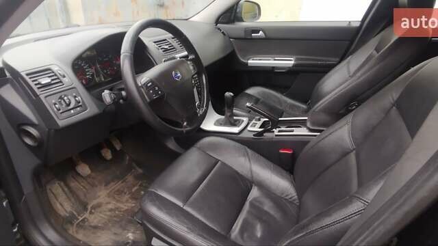 Черный Вольво В50, объемом двигателя 1.56 л и пробегом 260 тыс. км за 6900 $, фото 8 на Automoto.ua