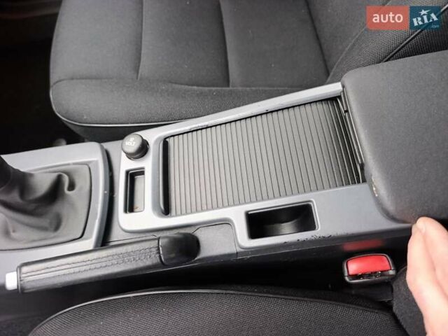 Чорний Вольво V50, об'ємом двигуна 1.6 л та пробігом 236 тис. км за 8200 $, фото 63 на Automoto.ua