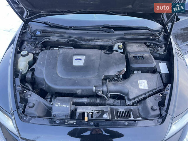 Черный Вольво В50, объемом двигателя 2 л и пробегом 280 тыс. км за 8599 $, фото 38 на Automoto.ua