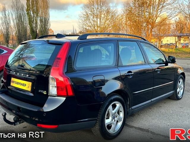 Чорний Вольво V50, об'ємом двигуна 1.6 л та пробігом 243 тис. км за 8200 $, фото 4 на Automoto.ua