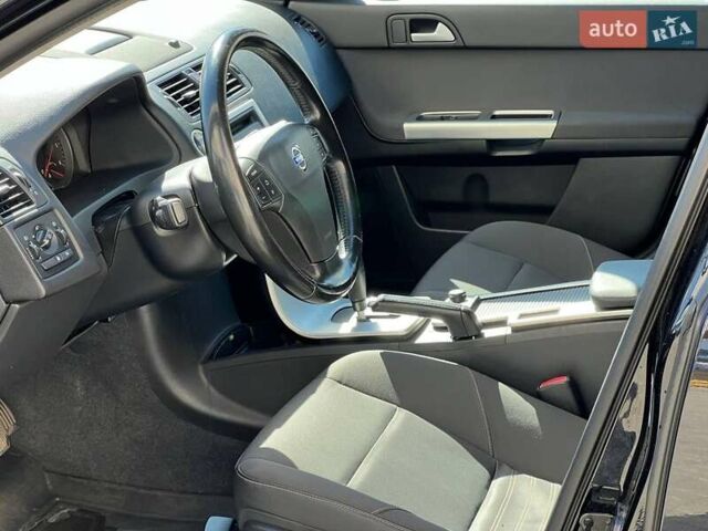 Чорний Вольво V50, об'ємом двигуна 2 л та пробігом 246 тис. км за 7590 $, фото 8 на Automoto.ua