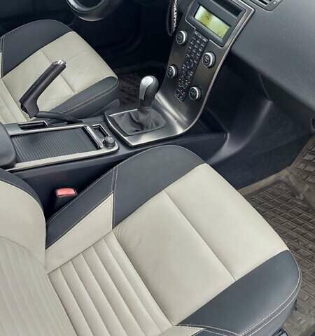 Черный Вольво В50, объемом двигателя 1.6 л и пробегом 276 тыс. км за 8699 $, фото 24 на Automoto.ua