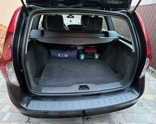 Черный Вольво В50, объемом двигателя 1.6 л и пробегом 261 тыс. км за 8200 $, фото 7 на Automoto.ua