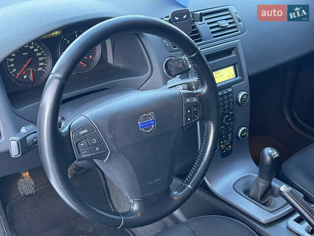 Черный Вольво В50, объемом двигателя 2 л и пробегом 280 тыс. км за 8599 $, фото 27 на Automoto.ua