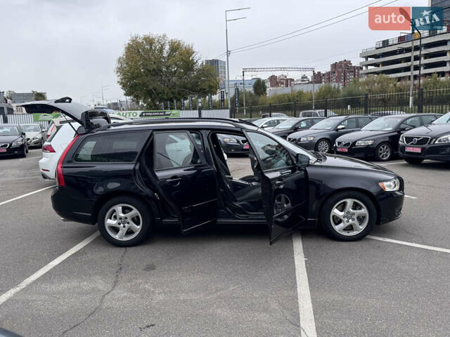 Черный Вольво В50, объемом двигателя 2 л и пробегом 213 тыс. км за 11000 $, фото 14 на Automoto.ua