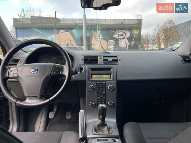 Черный Вольво В50, объемом двигателя 2 л и пробегом 279 тыс. км за 8750 $, фото 35 на Automoto.ua