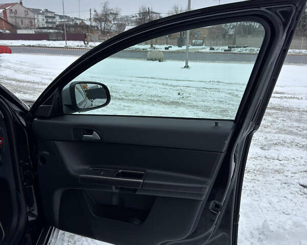 Черный Вольво В50, объемом двигателя 1.6 л и пробегом 235 тыс. км за 8800 $, фото 31 на Automoto.ua