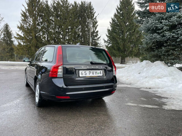 Чорний Вольво V50, об'ємом двигуна 1.6 л та пробігом 232 тис. км за 8100 $, фото 3 на Automoto.ua