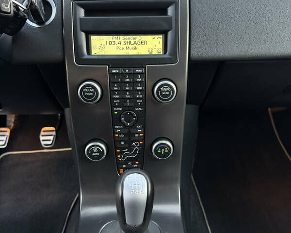 Черный Вольво В50, объемом двигателя 1.6 л и пробегом 235 тыс. км за 8850 $, фото 40 на Automoto.ua