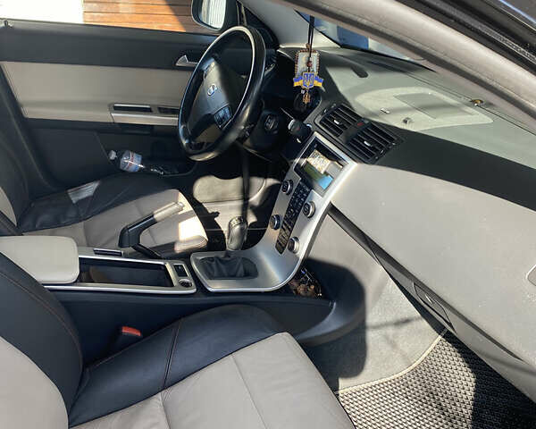 Чорний Вольво V50, об'ємом двигуна 1.6 л та пробігом 242 тис. км за 9500 $, фото 6 на Automoto.ua