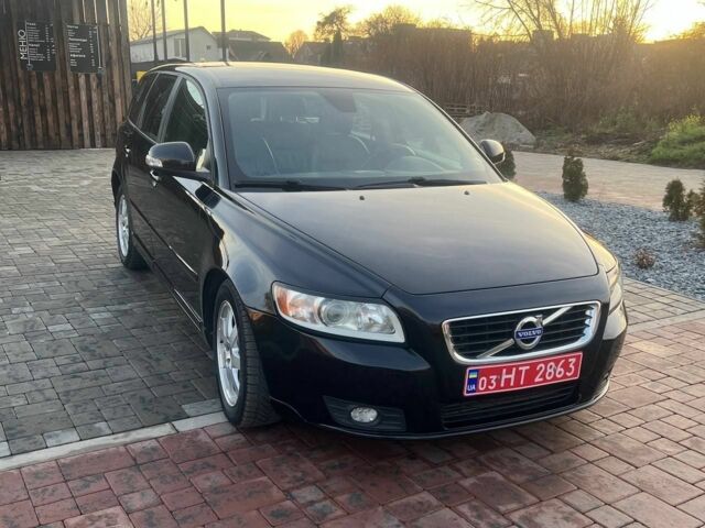 Чорний Вольво V50, об'ємом двигуна 2 л та пробігом 284 тис. км за 9200 $, фото 1 на Automoto.ua