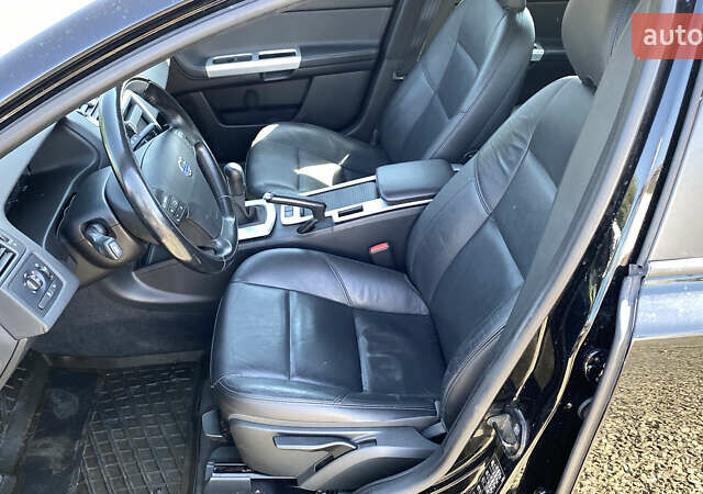 Черный Вольво В50, объемом двигателя 1.6 л и пробегом 197 тыс. км за 8200 $, фото 24 на Automoto.ua