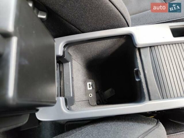 Черный Вольво В50, объемом двигателя 1.6 л и пробегом 236 тыс. км за 8400 $, фото 43 на Automoto.ua