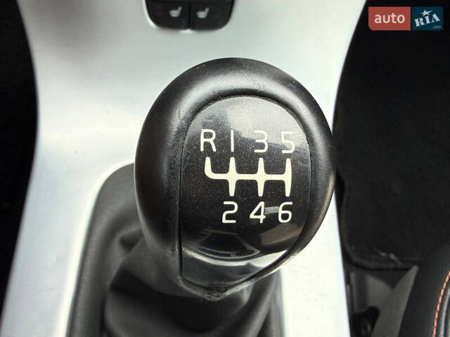 Вольво В50 2011 в Стрые на Automoto.ua Черный Вольво В50, объемом двигателя 1.6 л и пробегом 230 тыс. км за 8250 $, фото 66 на Automoto.ua