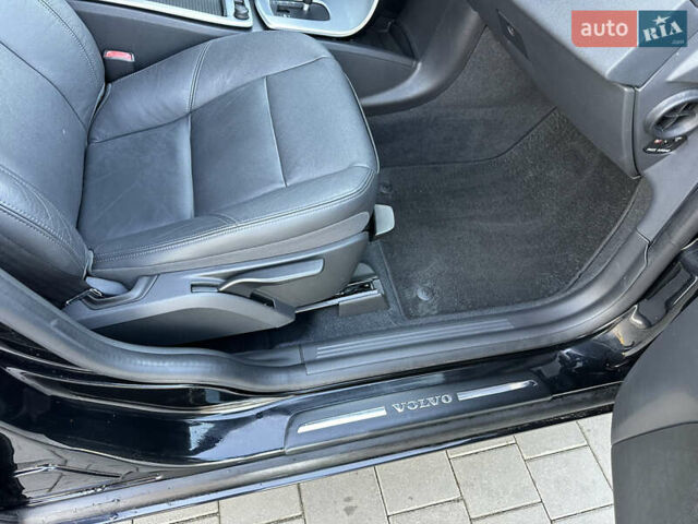 Чорний Вольво V50, об'ємом двигуна 2 л та пробігом 262 тис. км за 9850 $, фото 40 на Automoto.ua