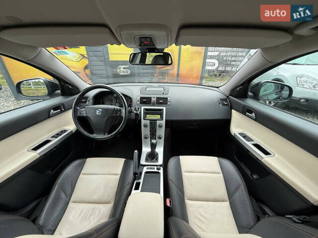 Вольво В50 2011 в Стрые на Automoto.ua Черный Вольво В50, объемом двигателя 1.6 л и пробегом 230 тыс. км за 8250 $, фото 4 на Automoto.ua