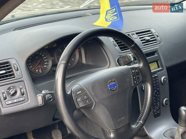 Черный Вольво В50, объемом двигателя 2 л и пробегом 279 тыс. км за 8750 $, фото 31 на Automoto.ua