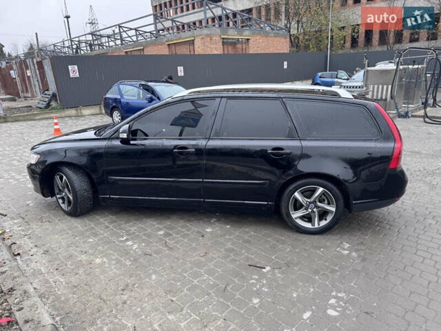 Черный Вольво В50, объемом двигателя 1.56 л и пробегом 237 тыс. км за 7600 $, фото 4 на Automoto.ua