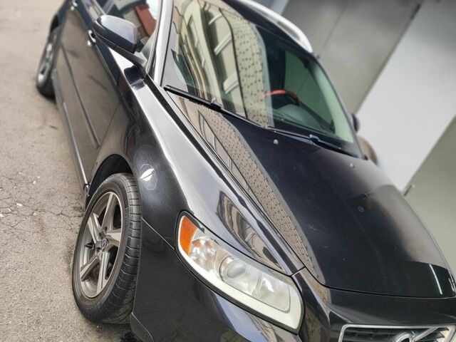 Черный Вольво В50, объемом двигателя 1.6 л и пробегом 208 тыс. км за 7400 $, фото 4 на Automoto.ua