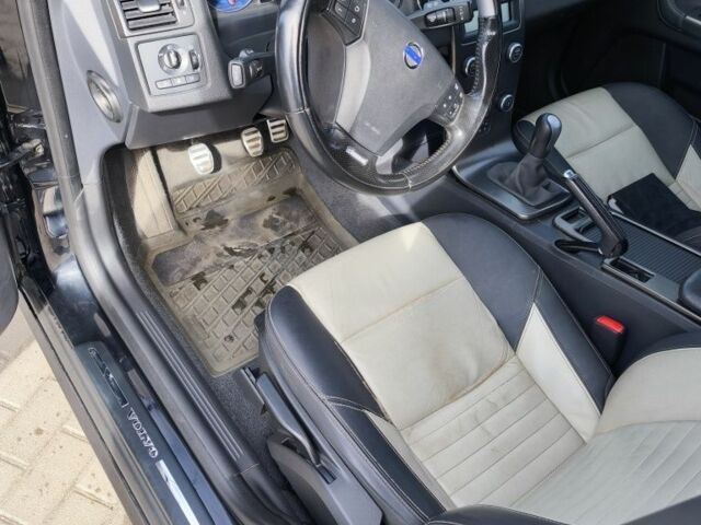 Черный Вольво В50, объемом двигателя 1.6 л и пробегом 255 тыс. км за 7400 $, фото 12 на Automoto.ua